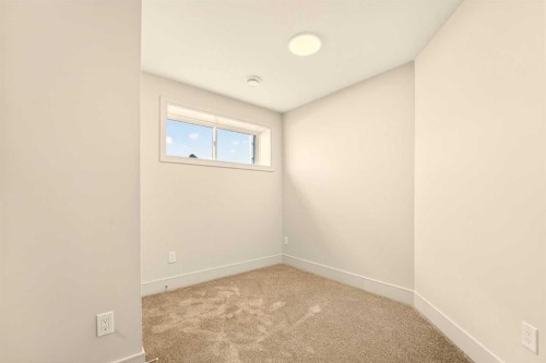 630 Miners Chase West, Lethbridge, AB - Indoor Photo Showing Other Room