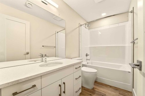 630 Miners Chase West, Lethbridge, AB - Indoor Photo Showing Bathroom