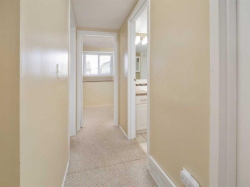1-269 Laval Boulevard West, Lethbridge, AB - Indoor Photo Showing Other Room