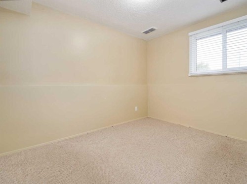 1-269 Laval Boulevard West, Lethbridge, AB - Indoor Photo Showing Other Room