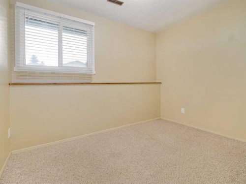 1-269 Laval Boulevard West, Lethbridge, AB - Indoor Photo Showing Other Room