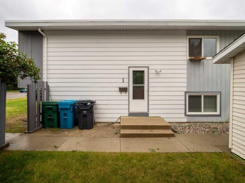 1-269 Laval Boulevard West, Lethbridge, AB - Outdoor With Exterior