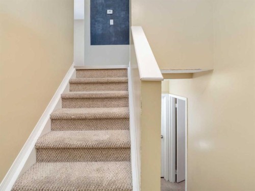 1-269 Laval Boulevard West, Lethbridge, AB - Indoor Photo Showing Other Room