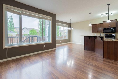 5 Coalbanks Link West, Lethbridge, AB - Indoor Photo Showing Kitchen