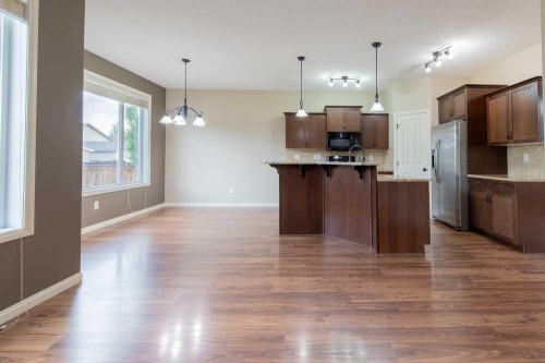 5 Coalbanks Link West, Lethbridge, AB - Indoor Photo Showing Kitchen