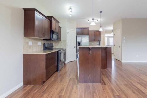 5 Coalbanks Link West, Lethbridge, AB - Indoor Photo Showing Kitchen