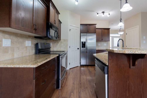 5 Coalbanks Link West, Lethbridge, AB - Indoor Photo Showing Kitchen