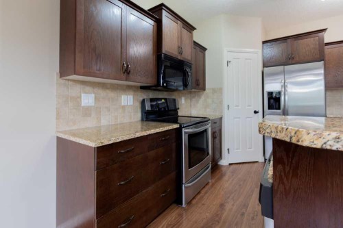 5 Coalbanks Link West, Lethbridge, AB - Indoor Photo Showing Kitchen
