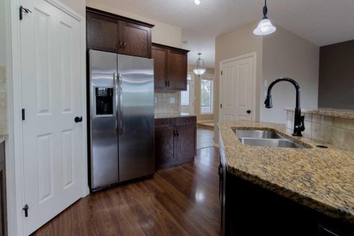 5 Coalbanks Link West, Lethbridge, AB - Indoor Photo Showing Kitchen With Double Sink