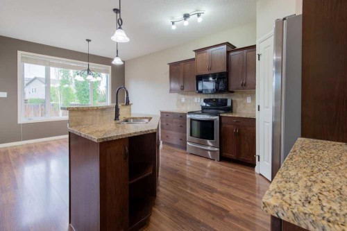 5 Coalbanks Link West, Lethbridge, AB - Indoor Photo Showing Kitchen With Double Sink