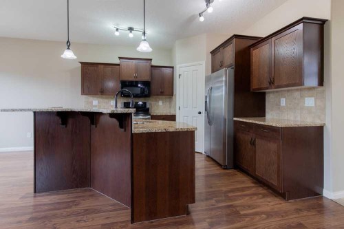 5 Coalbanks Link West, Lethbridge, AB - Indoor Photo Showing Kitchen