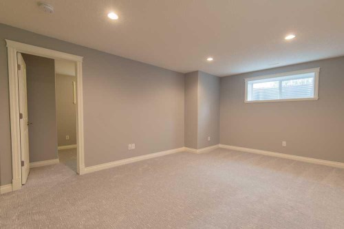 5 Coalbanks Link West, Lethbridge, AB - Indoor