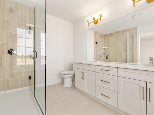 2604 43 Street South, Lethbridge, AB - Indoor Photo Showing Bathroom
