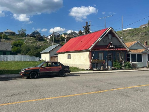 7917 17 Avenue, Coleman, AB - Outdoor