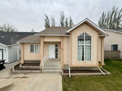 82 Harvard Crescent WESTLethbridge, AB T1K 6R4