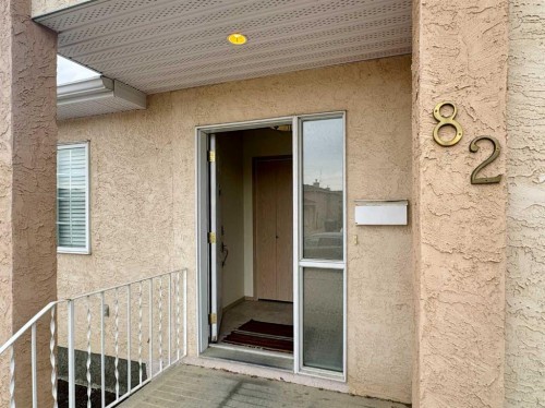 82 Harvard Crescent West, Lethbridge, AB - Outdoor With Exterior