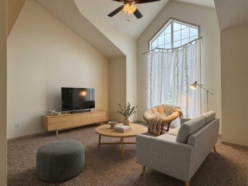 82 Harvard Crescent West, Lethbridge, AB - Indoor Photo Showing Living Room