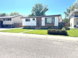 53 Collins Crescent SEMedicine Hat, AB T1B 1T7
