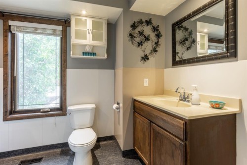2241 21 Avenue, Coaldale, AB - Indoor Photo Showing Bathroom