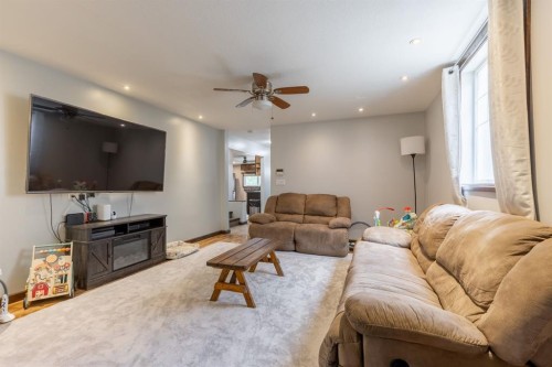2241 21 Avenue, Coaldale, AB - Indoor Photo Showing Living Room