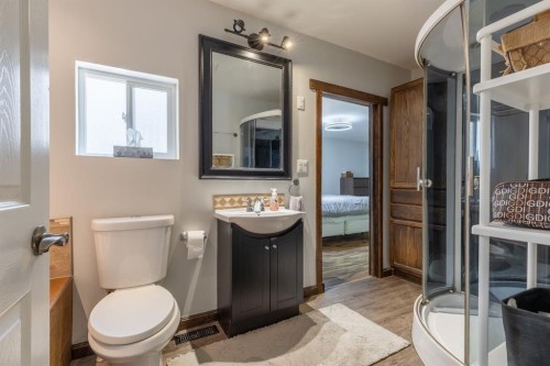 2241 21 Avenue, Coaldale, AB - Indoor Photo Showing Bathroom