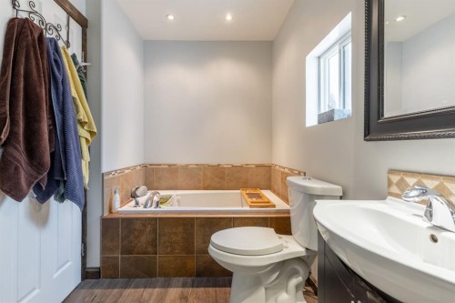 2241 21 Avenue, Coaldale, AB - Indoor Photo Showing Bathroom