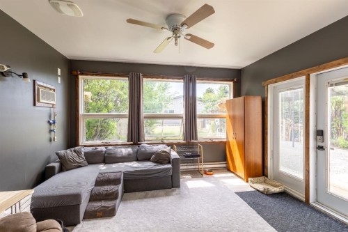 2241 21 Avenue, Coaldale, AB - Indoor Photo Showing Living Room