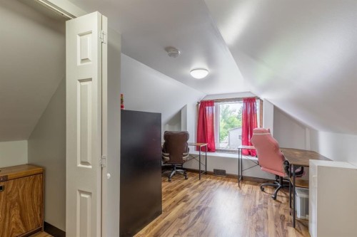 2241 21 Avenue, Coaldale, AB - Indoor