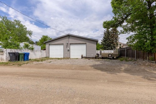 2241 21 Avenue, Coaldale, AB - Outdoor