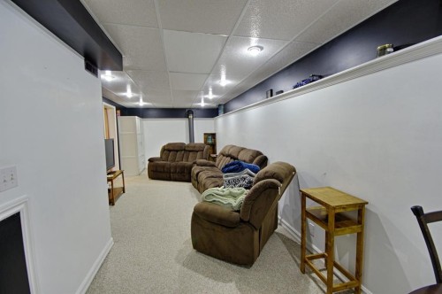 5109 44 Ave, Taber, AB - Indoor Photo Showing Basement