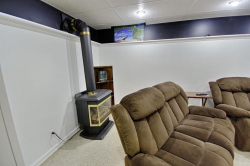 5109 44 Ave, Taber, AB - Indoor