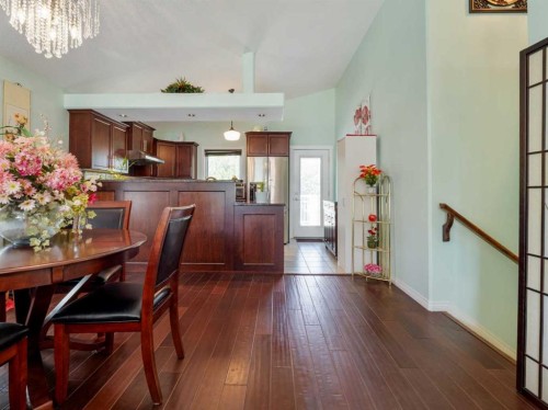 827 Kodiak Bay North, Lethbridge, AB - Indoor Photo Showing Dining Room