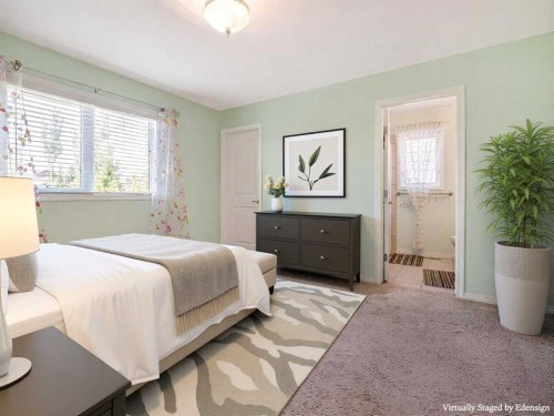 827 Kodiak Bay North, Lethbridge, AB - Indoor Photo Showing Bedroom