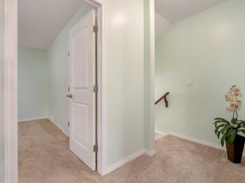 827 Kodiak Bay North, Lethbridge, AB - Indoor Photo Showing Other Room