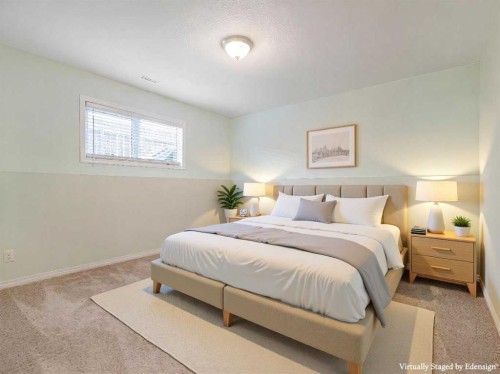 827 Kodiak Bay North, Lethbridge, AB - Indoor Photo Showing Bedroom