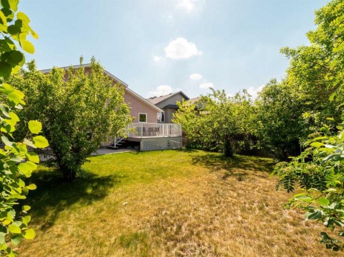 827 Kodiak Bay North, Lethbridge, AB - Outdoor With Deck Patio Veranda