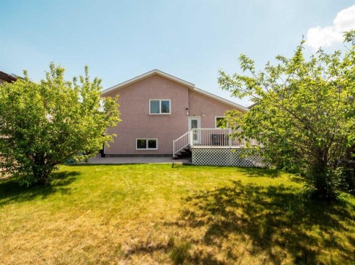 827 Kodiak Bay North, Lethbridge, AB - Outdoor With Deck Patio Veranda