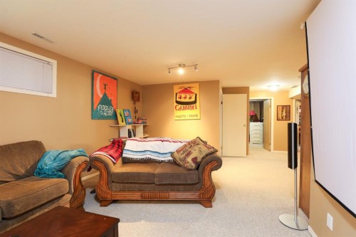 18 Garden Place, Magrath, AB - Indoor