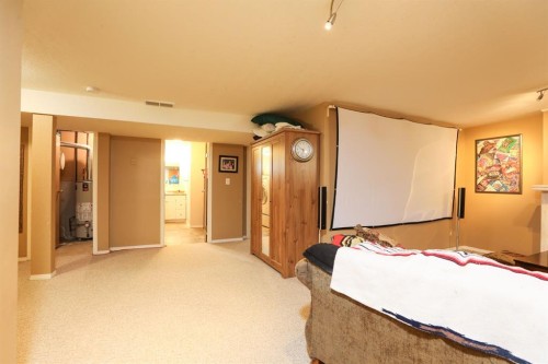 18 Garden Place, Magrath, AB - Indoor