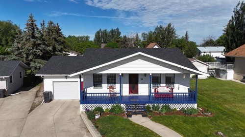 18 Garden Place, Magrath, AB - Outdoor With Deck Patio Veranda