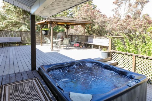 18 Garden Place, Magrath, AB - Outdoor With Deck Patio Veranda With Exterior