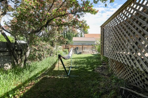 18 Garden Place, Magrath, AB - Outdoor With Deck Patio Veranda