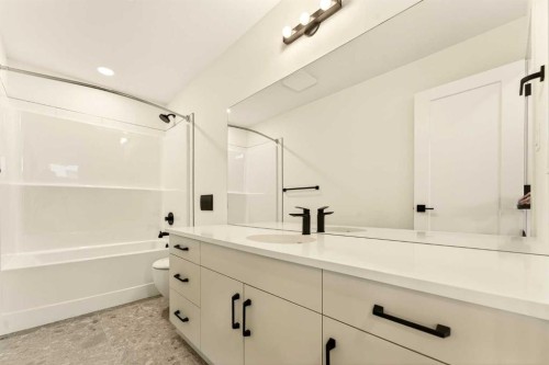 3125 44 Street South, Lethbridge, AB - Indoor Photo Showing Bathroom
