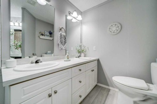 3016 33A South, Lethbridge, AB 