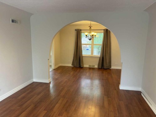 520 20 Street South, Lethbridge, AB - Indoor Photo Showing Other Room