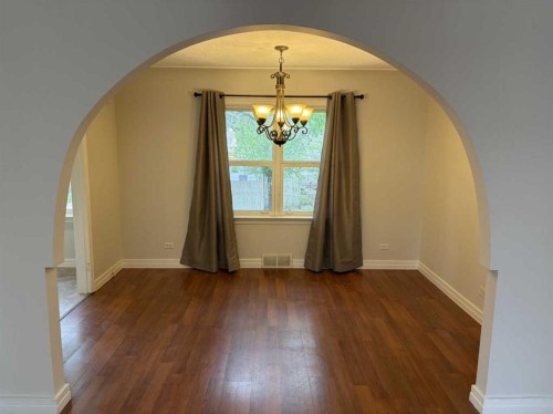 520 20 Street South, Lethbridge, AB - Indoor Photo Showing Other Room