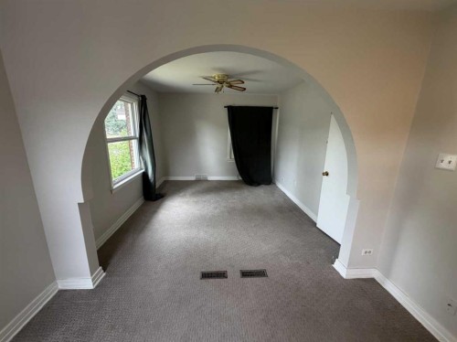 520 20 Street South, Lethbridge, AB - Indoor Photo Showing Other Room