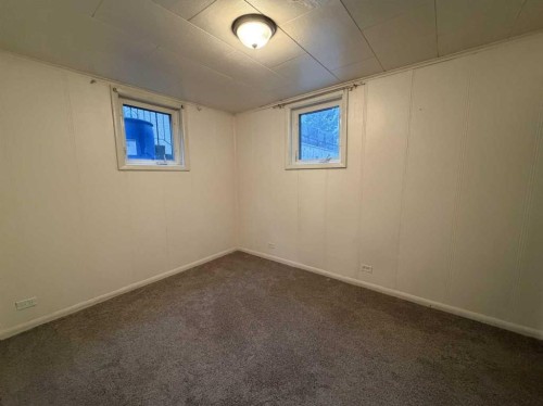 520 20 Street South, Lethbridge, AB - Indoor Photo Showing Other Room