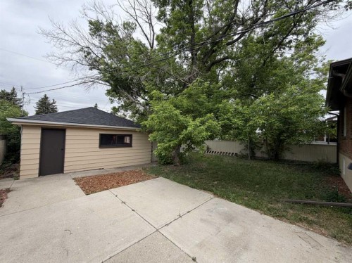 520 20 Street South, Lethbridge, AB - Outdoor