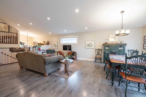 291 Tartan Circle West, Lethbridge, AB - Indoor Photo Showing Living Room
